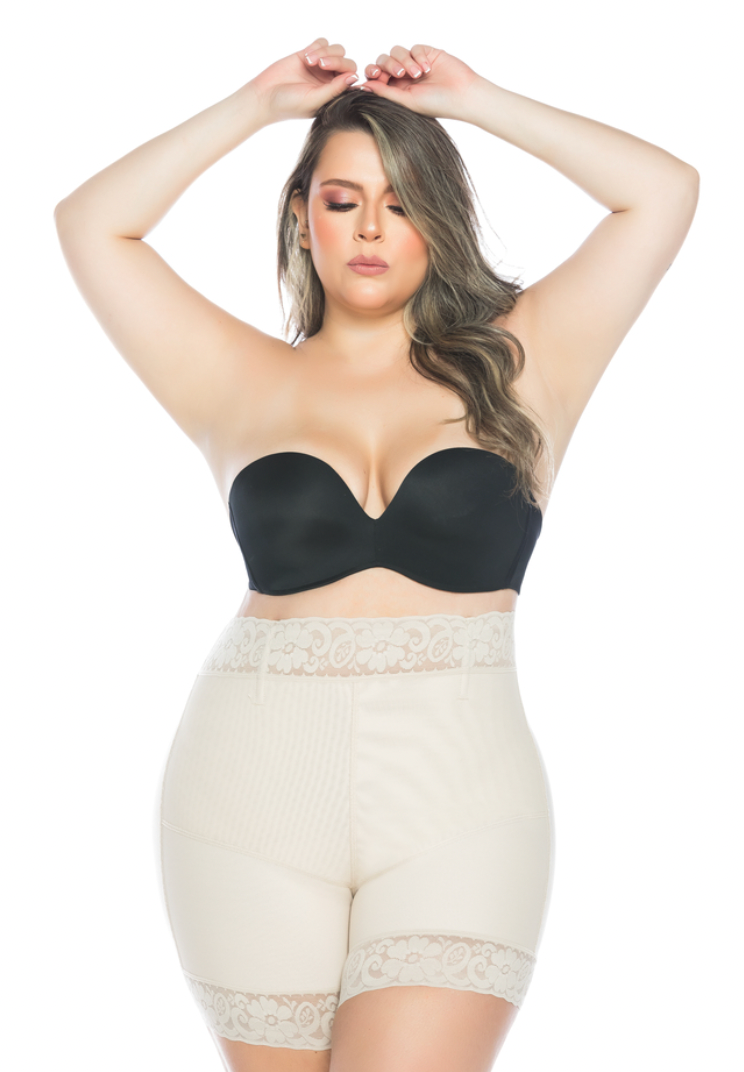 High-waisted shorts with internal holes Silene