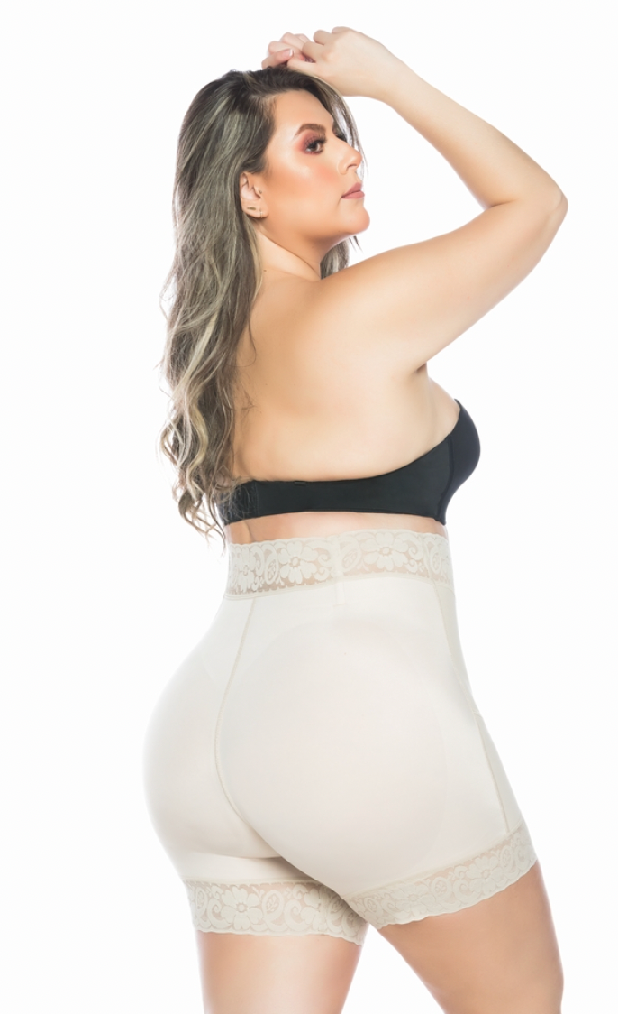 High-waisted shorts with internal holes Silene